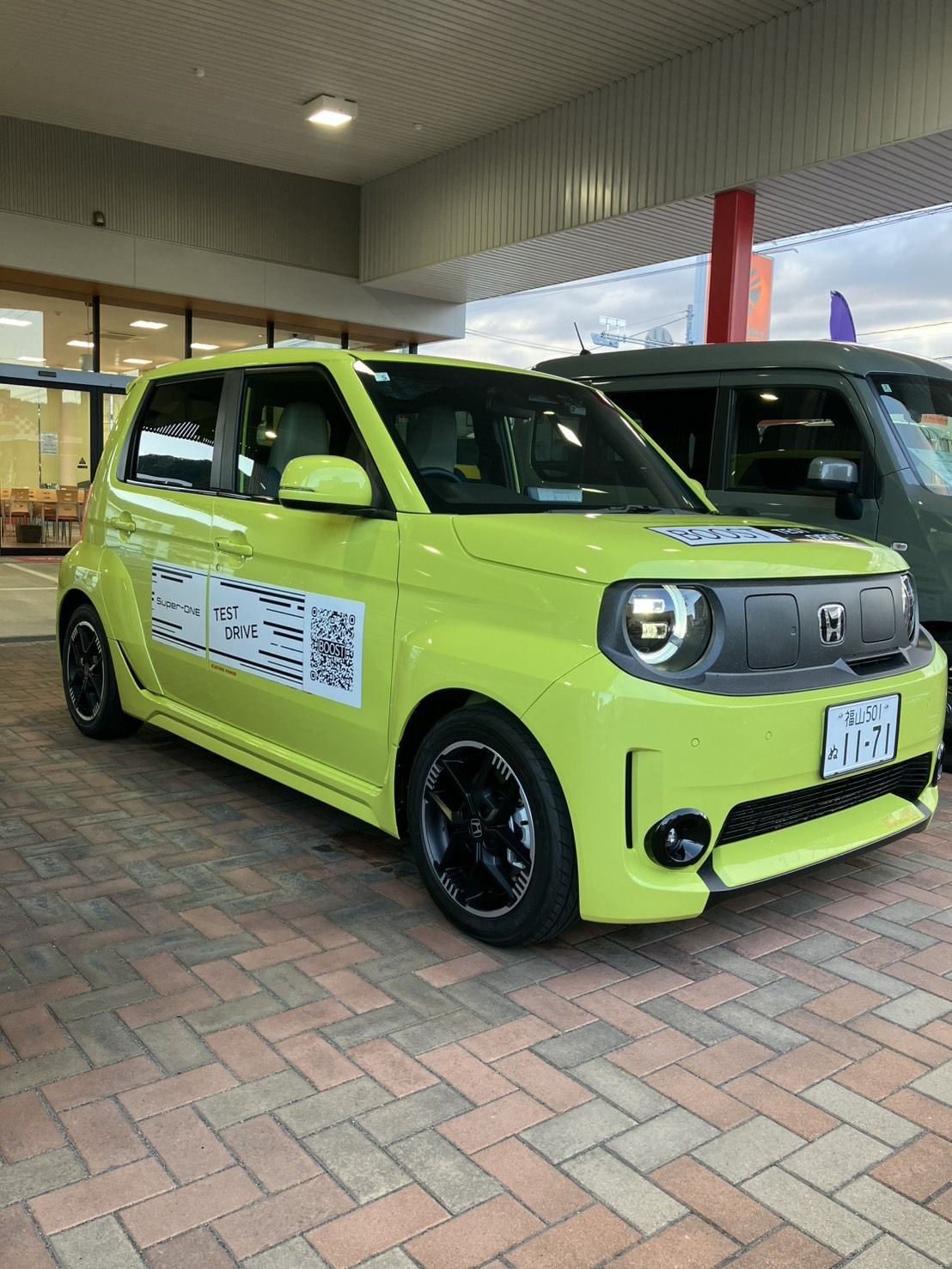 新型電気自動車が仲間入り♪